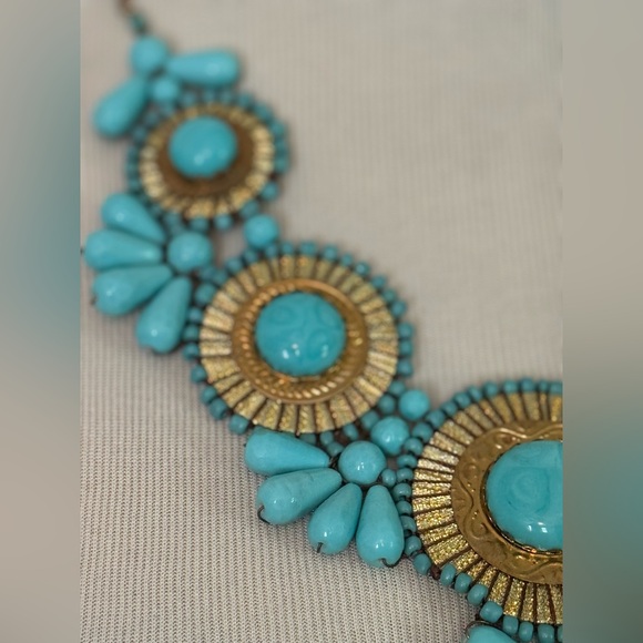 Turquoise Glass Beaded Bib Statement Necklace 🦋 - Picture 7 of 7